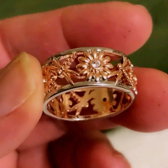 Ring - Daisies and Dragonflies Gold and Silver - Picture 2 of 4